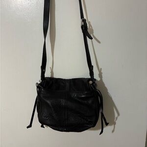 Victoire Black Leather Crossbody Bag with Adjustable Strap